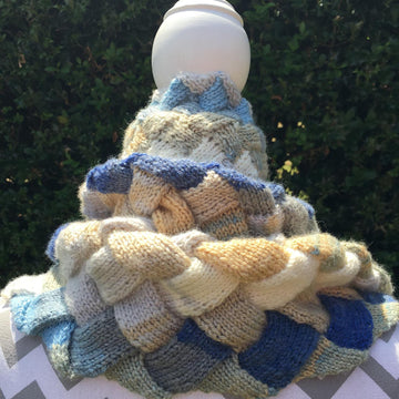 Entrelac shaped cowl