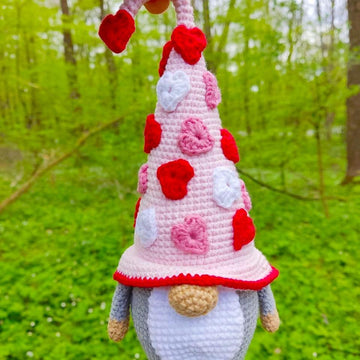 Crochet Valentine gnome