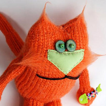 Fat Cat (knitted round)