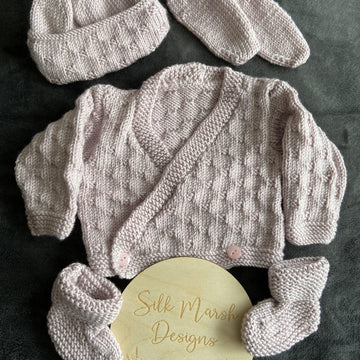 Wren Baby Set Knitting Pattern Premature-12 months approx