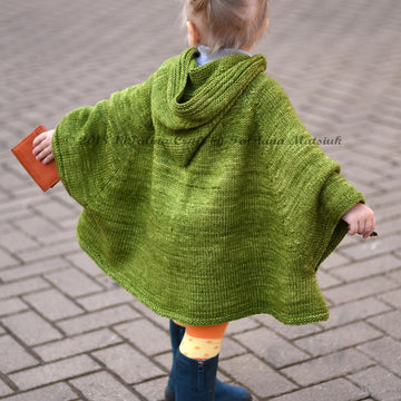 Hearts Queen Poncho