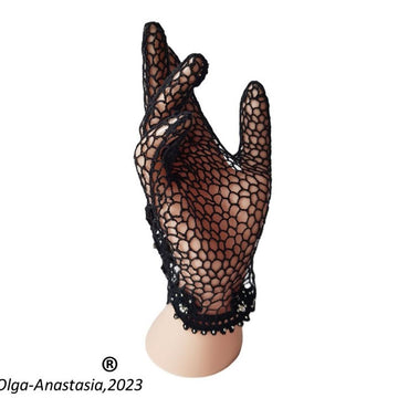 Black lace finger gloves
