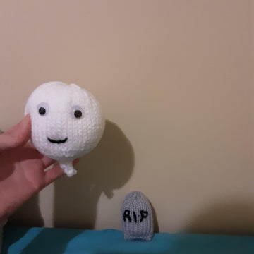 Mini Ghost and Tombstone Pattern.