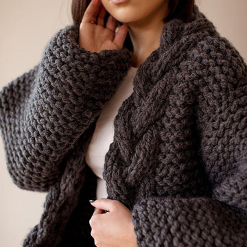 Cabled Knit Cardigan Knitting Pattern, Chunky Cardigan Knitting Pattern, Oversized Knit Cardigan PATTERN, Women's Cardigan Pattern