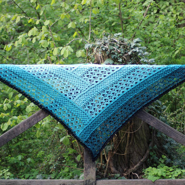 Triangular Scarf "Metis"