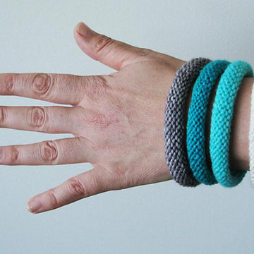 Easy knitted bangle