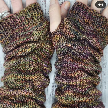 Totally Pleated Gloves