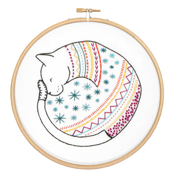 Hawthorn Handmade Cat Contemporary Printed Embroidery Kit - 13 x 15cm / 5.11 x 5.9in
