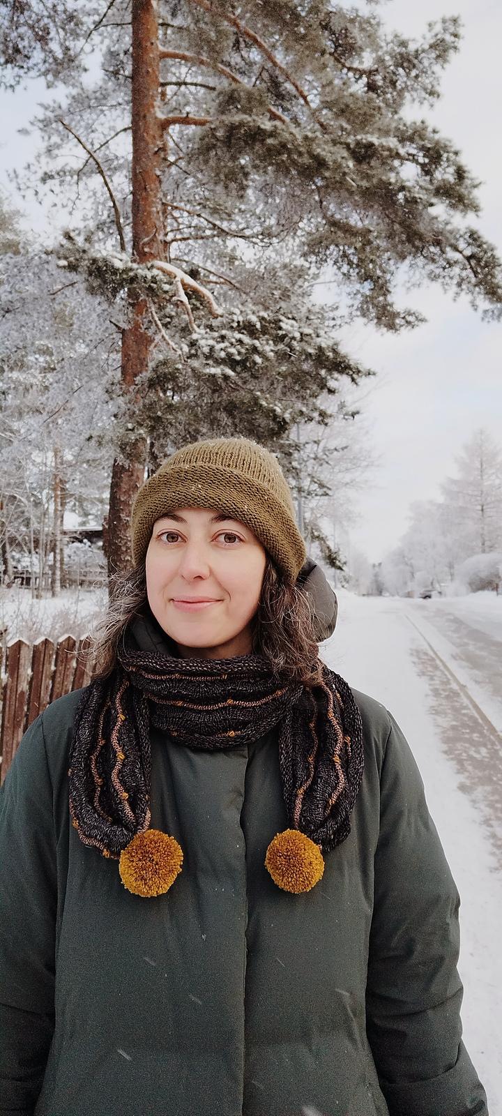 December Garland Scarf