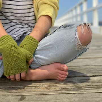 Themeda Mitts