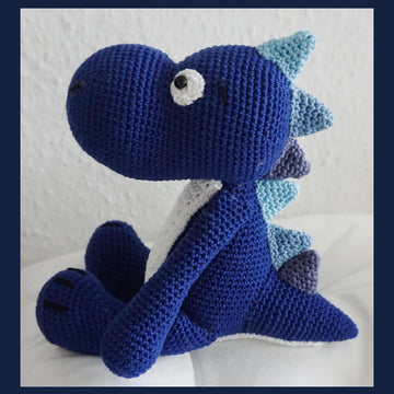 Crochet pattern dino Valentin Blue!