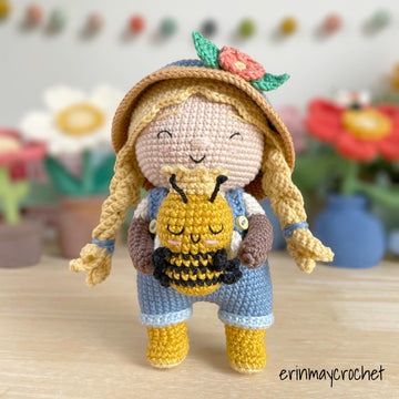 Beekeeper and the Queen Bee Amigurumi Crochet Pattern