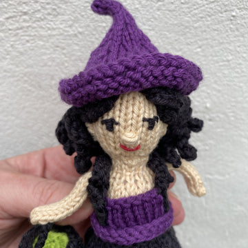 Willow the Witch Knitting Pattern