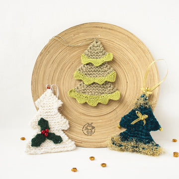 3 Christmas trees ornament  knitted flat