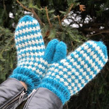 Boxing Day Mittens