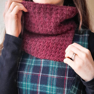 Berry Kiss Cowl