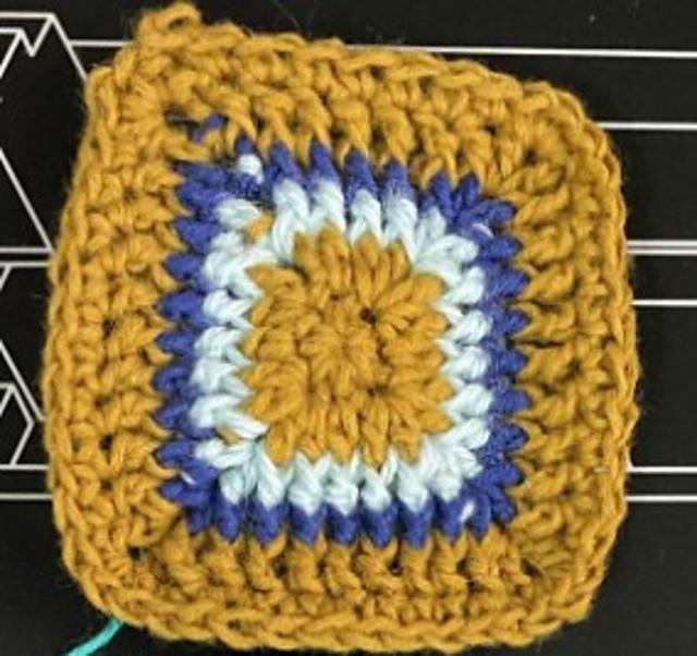 Solid granny square