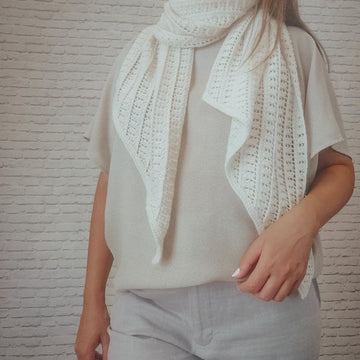 Diagonal elegant scarf