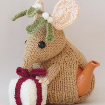 Christmas Mistletoe Mouse Tea Cosy