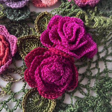 Rose bud. 15 petal