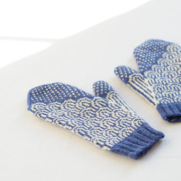 Waves Mittens