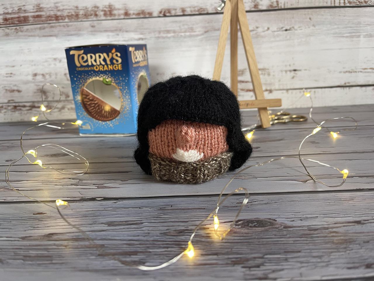 Claudia Winkleman Chocolate Orange Cover Knitting Pattern