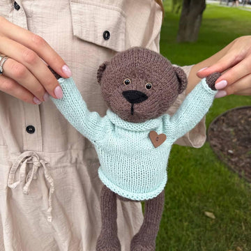 Vintage Bear Theo in sweater