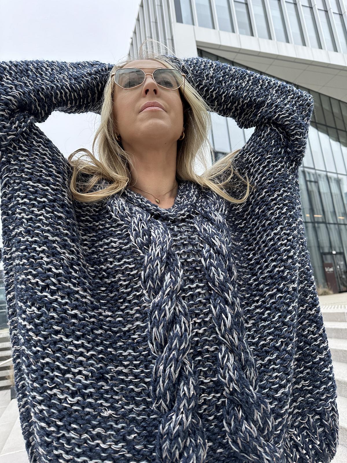 MELANY Sweater