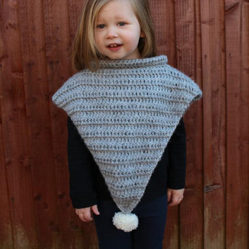 P02 Pom Pom Poncho