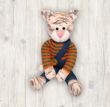 Thomas Cat Knitting Pattern, Knitted Cat