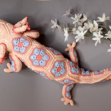 African Flowers Lotta the Axolotl crochetpattern