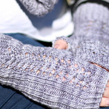 Raspberry Roses Mitts