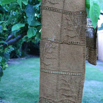 Fossilised ferns keyhole scarf