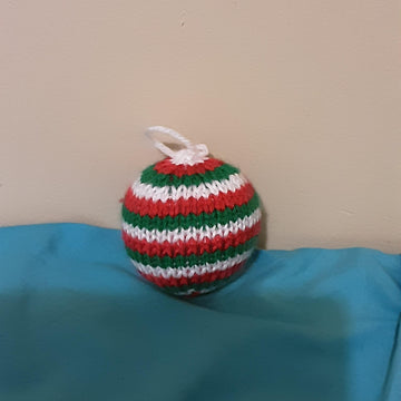 Cutie Christmas Baubles Knitting Pattern.