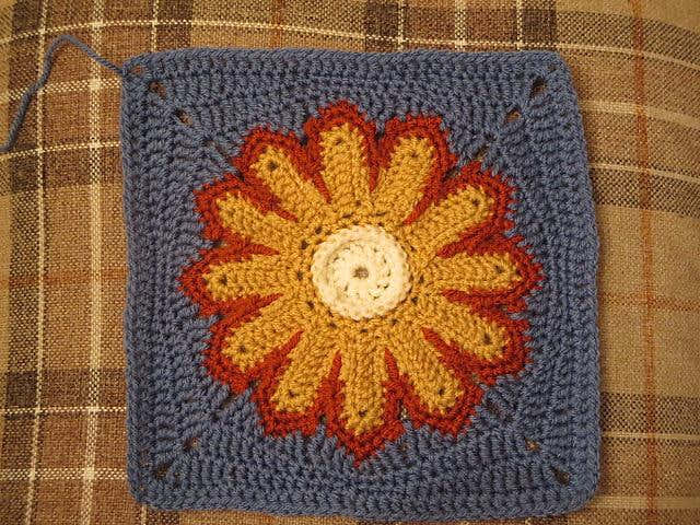 Daisy 12 Petal Square