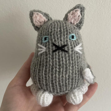 Grumpy cat toy