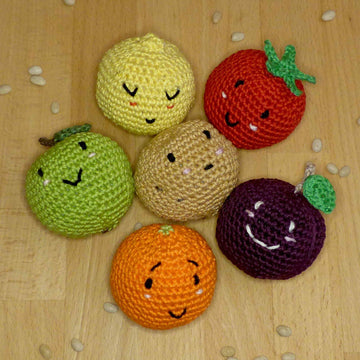 Fruit juggling balls
