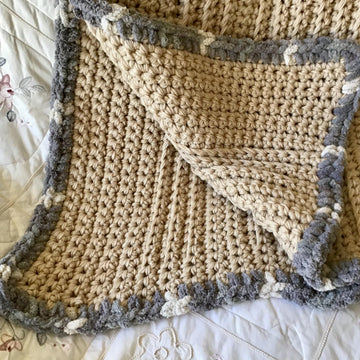 Lion Queen Chic Throw
