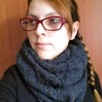 A bit of lace - infinity scarf