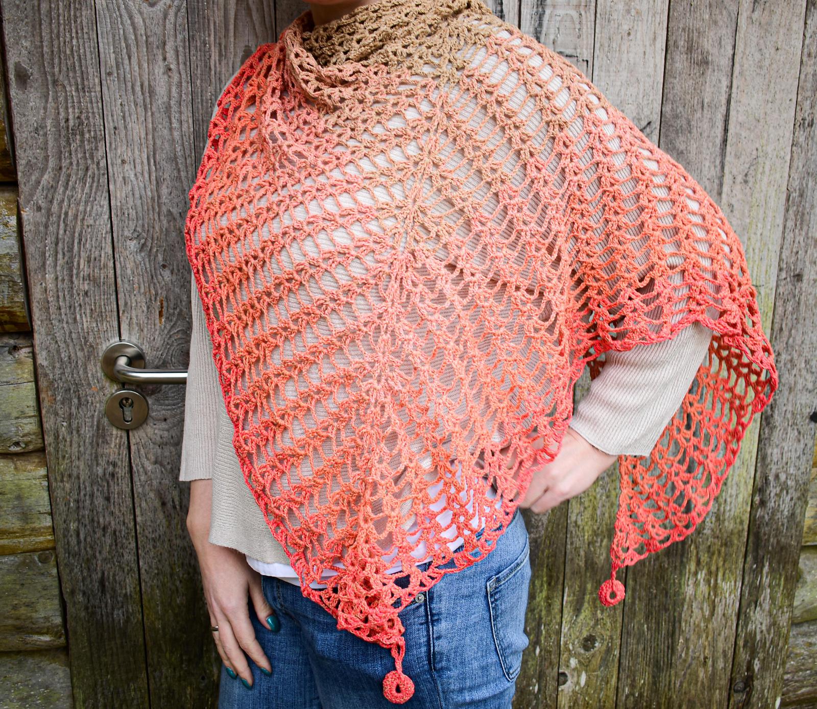 Triangular shawl "desert flower"