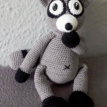 Crochet pattern Patrick the raccoon