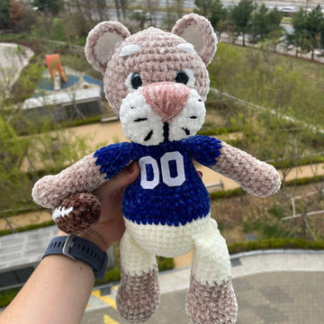 Cosmo Cougar