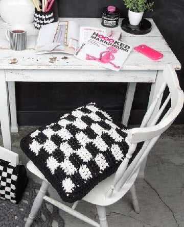 Graphic Cushion in Hoooked RibbonXL - Downloadable PDF
