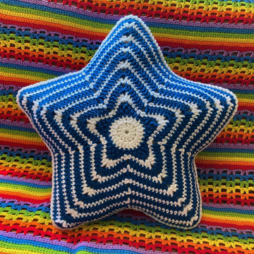 Large star cushion by HueLaVive