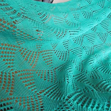 Triangulated Shift Lace Wrap