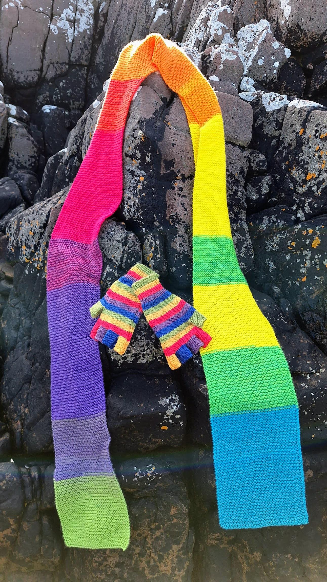 Multicoloured scarf and fingerless gloves