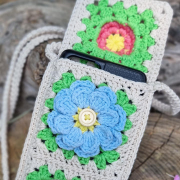 Granny square mobile phone bag crochet pattern T15