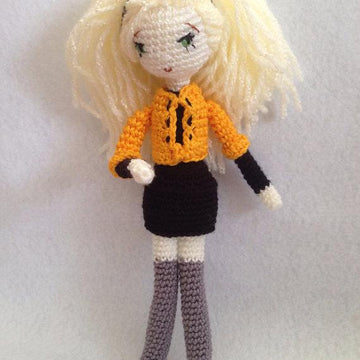 Blonde Girl amigurumi