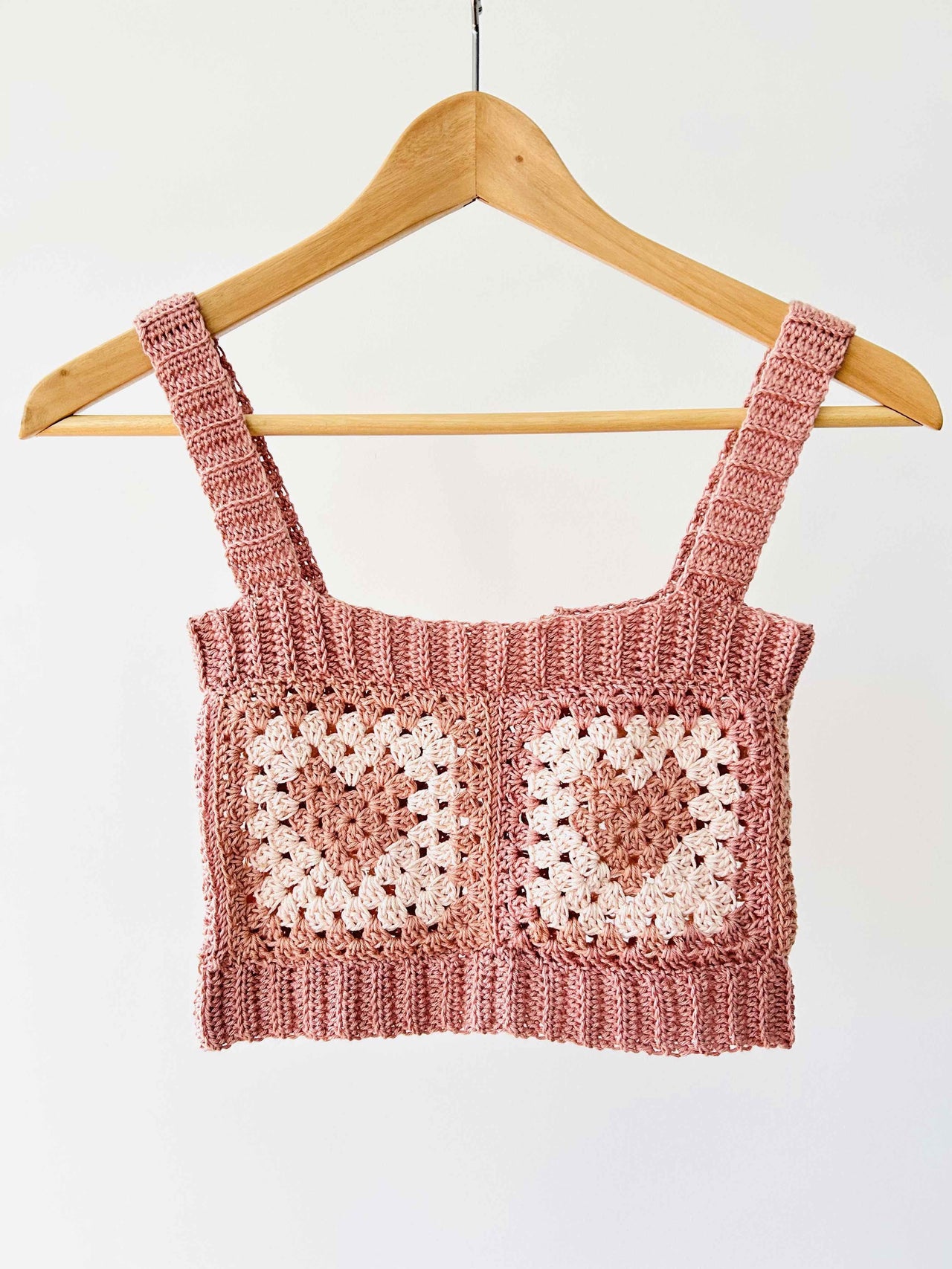 Heart granny square crop top pattern