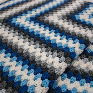 Laurie’s Winter Infinity Granny Rectangle Crochet Blanket